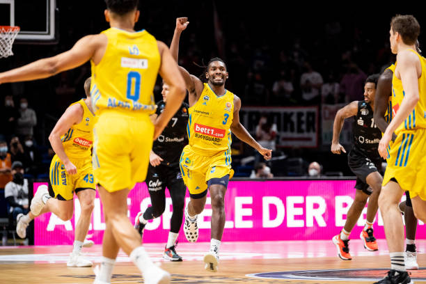 比如伤病情 比如伤病情