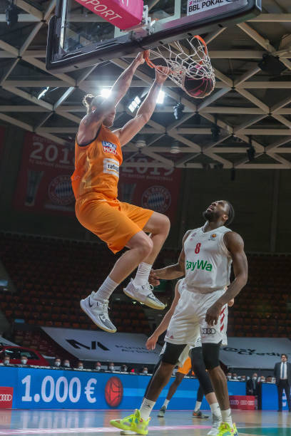 更成为本届 更成为本届